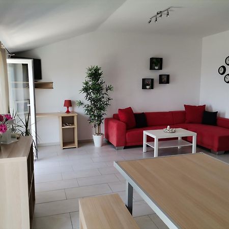 דראמליי Apartments Permida מראה חיצוני תמונה
