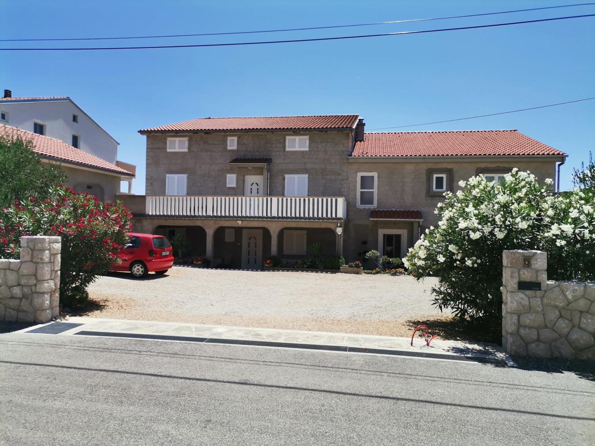 דראמליי Apartments Permida מראה חיצוני תמונה