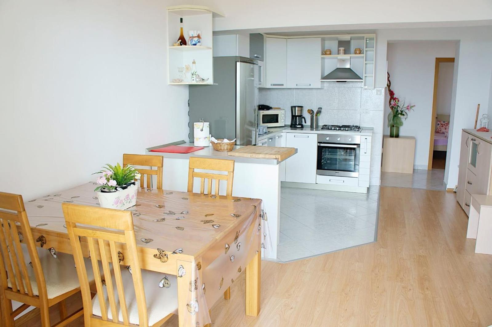 דראמליי Apartments Permida מראה חיצוני תמונה